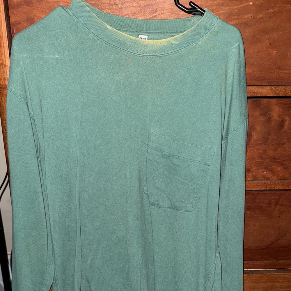 UNIQLO GREEN LONG SLEEVE
